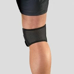 Mueller Sports Medicine Injury Prevention & Recovery Mueller Max Knee Strap (OSFM)