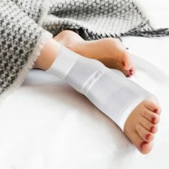 Injury Prevention & Recovery OS1st DS6 Decompression Foot Sleeve